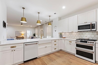 Welcome to this stunning custom-built home in Hampton Lake - photo 12