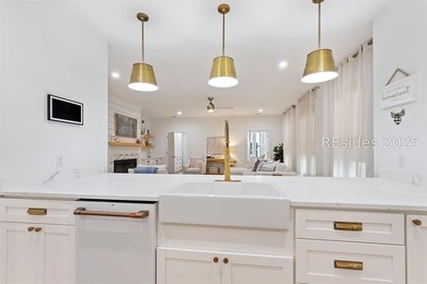 Welcome to this stunning custom-built home in Hampton Lake - photo 13