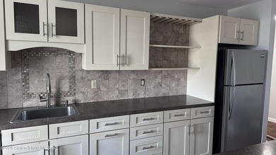 *Beautiful apartment and building with great amenities, located - photo 13