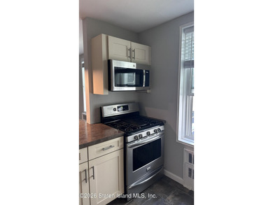 *Beautiful apartment and building with great amenities, located - photo 14