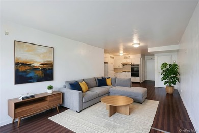 Nice 2 Family, 1 BR Apt and 3 BR apt, All vacant, Two Hot water - photo 7