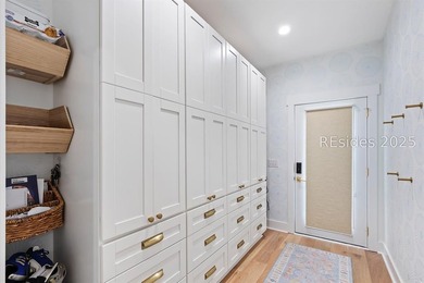 Welcome to this stunning custom-built home in Hampton Lake - photo 21
