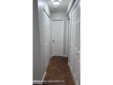 *Beautiful apartment and building with great amenities, located - photo 22