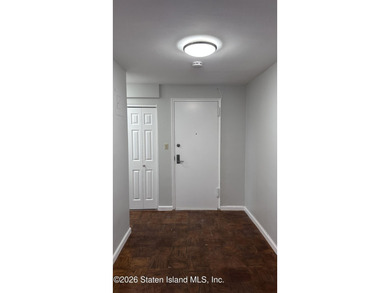 *Beautiful apartment and building with great amenities, located - photo 23
