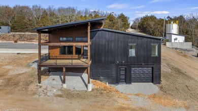 This lakeview home is just a short easy walk to the community's - photo 5
