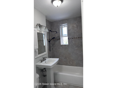 *Beautiful apartment and building with great amenities, located - photo 25