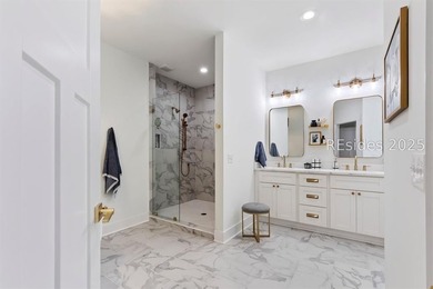 Welcome to this stunning custom-built home in Hampton Lake - photo 31