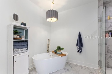 Welcome to this stunning custom-built home in Hampton Lake - photo 32