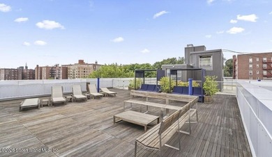 *Beautiful apartment and building with great amenities, located - photo 34
