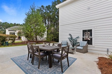 Welcome to this stunning custom-built home in Hampton Lake - photo 37