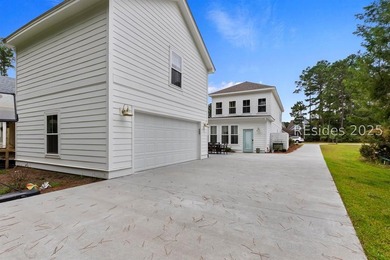Welcome to this stunning custom-built home in Hampton Lake - photo 38