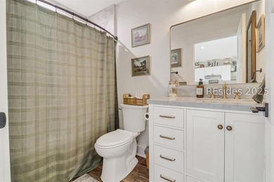 Welcome to this stunning custom-built home in Hampton Lake - photo 45