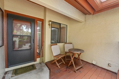 Discover this spacious 3-bedroom, 2-bathroom townhome in Pine - photo 3