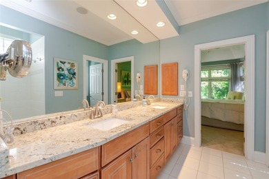 Exceptional Bob Rhoads custom 4-bedroom, 3 bath brick ranch with - photo 31