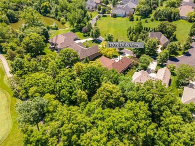 Exceptional Bob Rhoads custom 4-bedroom, 3 bath brick ranch with - photo 50