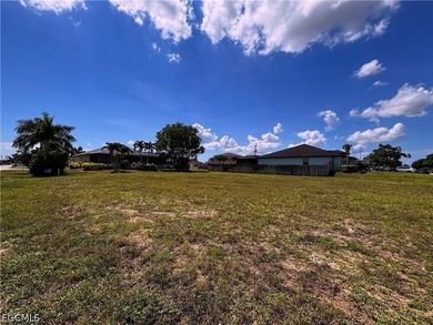 **Stunning Corner Lot for Sale** Discover the perfect - photo 4