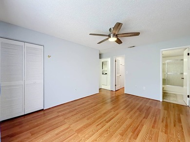 Newly renovated, ground-floor 2 bed, 2 bath condo, 1,144 sq ft - photo 14