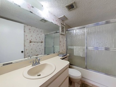 Newly renovated, ground-floor 2 bed, 2 bath condo, 1,144 sq ft - photo 16