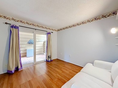 Newly renovated, ground-floor 2 bed, 2 bath condo, 1,144 sq ft - photo 17