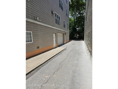 Convenient location. Lovely Condo with a nice layout! Over 1100 - photo 17