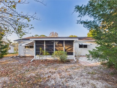 This charming 2-bedroom, 2-bath, 1-car garage home in Palm Cay - photo 19