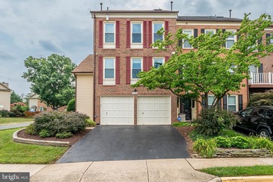 Tremendously Tweed! This freshly refined, four-level end-unit - photo 2
