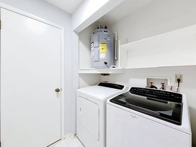 Newly renovated, ground-floor 2 bed, 2 bath condo, 1,144 sq ft - photo 22