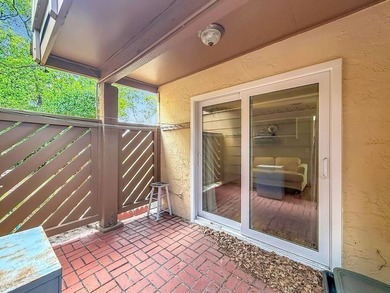 Newly renovated, ground-floor 2 bed, 2 bath condo, 1,144 sq ft - photo 25