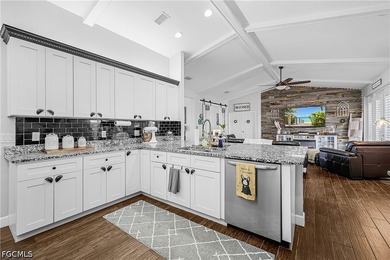 Welcome to 13961 Binghampton Dr, a beautifully maintained Fort - photo 6