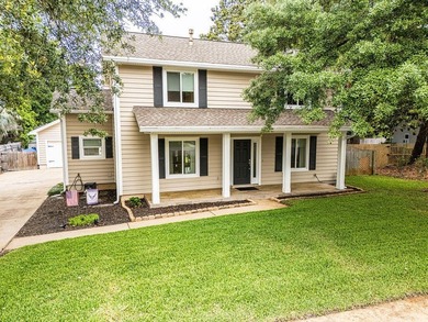 Remarks: Meticulously maintained home with original owners! This - photo 41