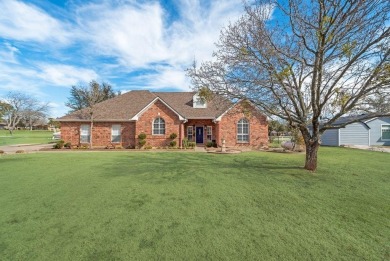 Lake Home Sale Pending in Gainesville, Texas