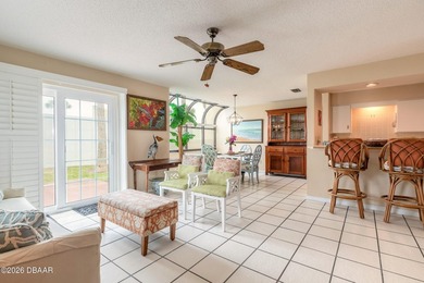 Enjoy the coastal lifestyle in this spacious 2 story townhouse - photo 8