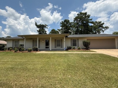 Lake Home For Sale in Eufaula, Alabama