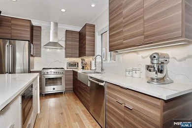 Commuters Dream! You will love this 5-year young half duplex - photo 21