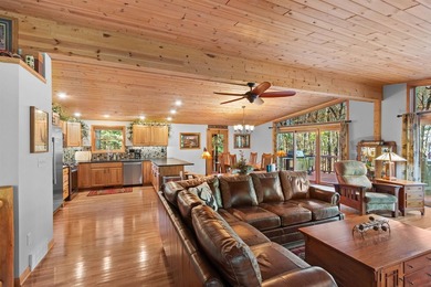 Welcome to the first-ever lake house offered in the exclusive - photo 4