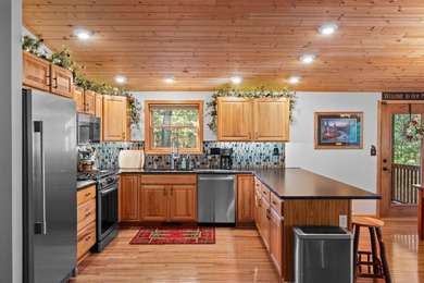 Welcome to the first-ever lake house offered in the exclusive - photo 6
