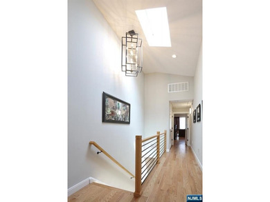 Commuters Dream! You will love this 5-year young half duplex - photo 27