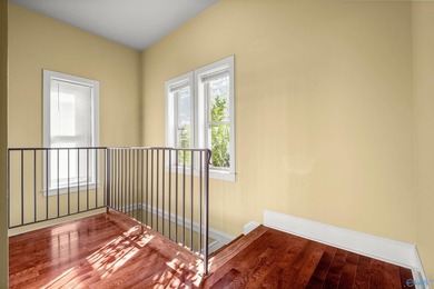 Welcome to exceptional waterfront living! This beautiful home - photo 28