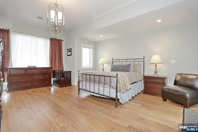 Commuters Dream! You will love this 5-year young half duplex - photo 28