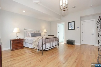 Commuters Dream! You will love this 5-year young half duplex - photo 29