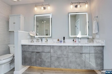 Commuters Dream! You will love this 5-year young half duplex - photo 31