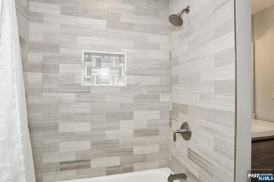 Commuters Dream! You will love this 5-year young half duplex - photo 36