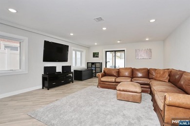 Commuters Dream! You will love this 5-year young half duplex - photo 37