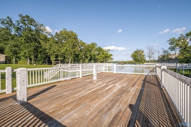 Welcome to exceptional waterfront living! This beautiful home - photo 42