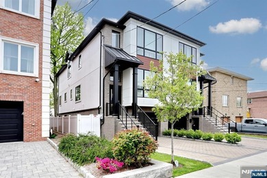 Commuters Dream! You will love this 5-year young half duplex - photo 42