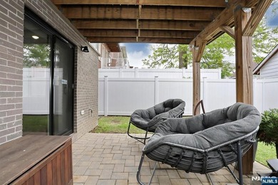 Commuters Dream! You will love this 5-year young half duplex - photo 47