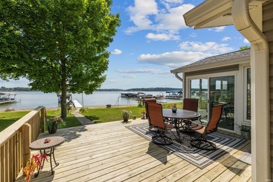 Experience BREATHTAKING MAIN LAKE VIEWS on beautiful Hamilton - photo 4