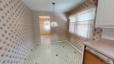Welcome to this spacious detached single-family home located on - photo 4