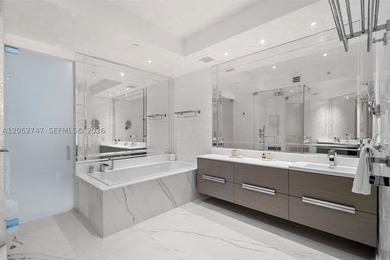 A beautifully renovated residence at the prestigious Turnberry - photo 16