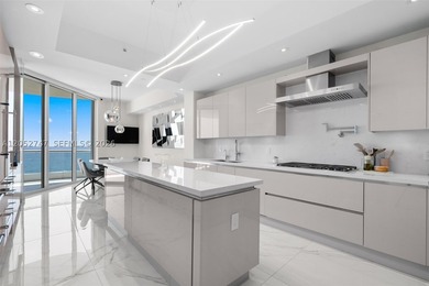 A beautifully renovated residence at the prestigious Turnberry - photo 23